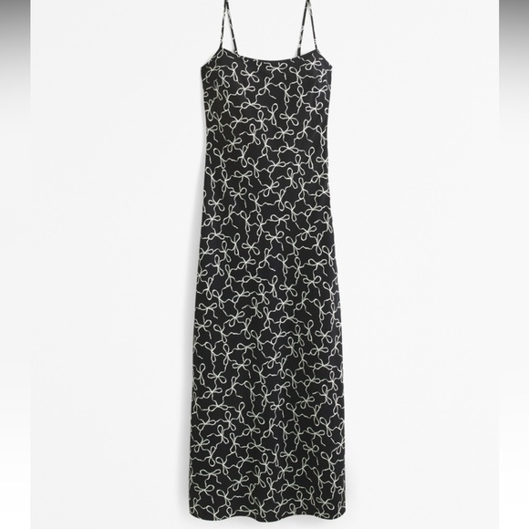 The A&F Julia Slip Maxi Dress
SIZE XSP - Picture 5 of 6